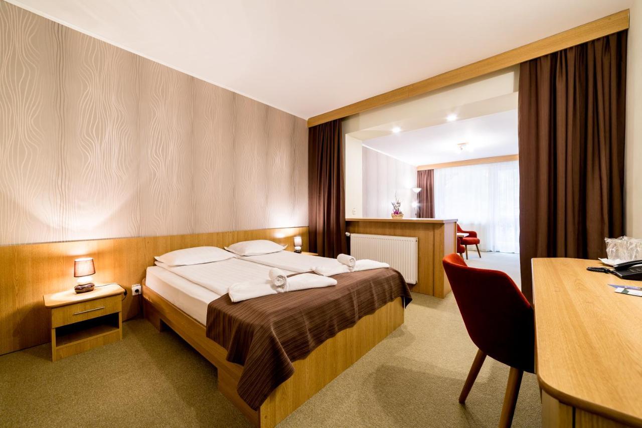 Hotel Muresul Health Spa ソバタ エクステリア 写真