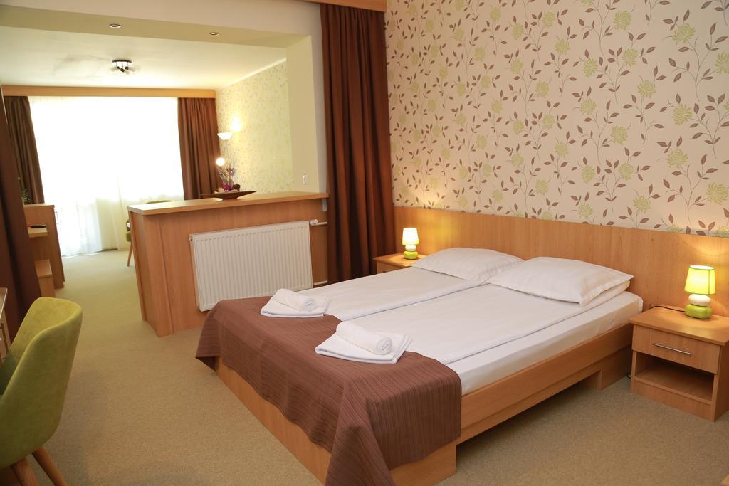Hotel Muresul Health Spa ソバタ エクステリア 写真