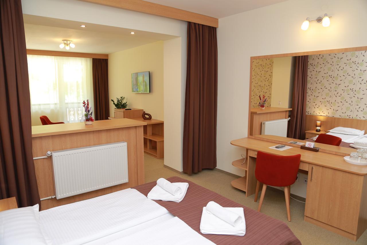 Hotel Muresul Health Spa ソバタ エクステリア 写真